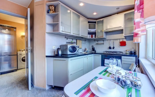 AG Apartment Bolshevikov 5