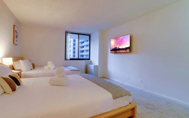 Close to Airport in Crystal City