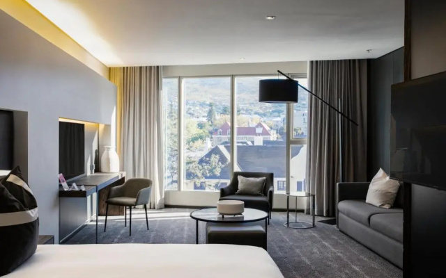 The Capital 15 on Orange Hotel & Spa