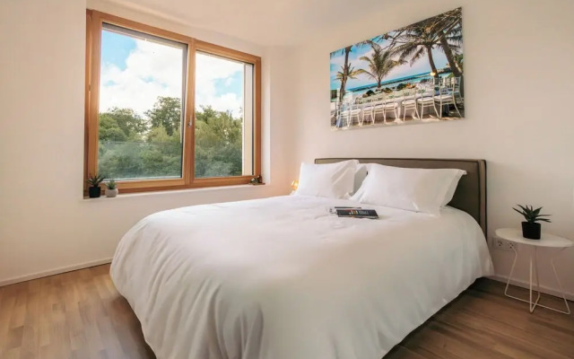 Media Bay Apartments