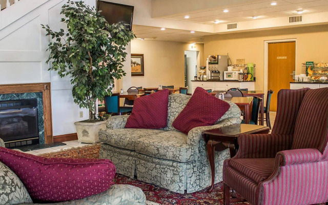 Quality Inn & Suites Bellville - Mansfield