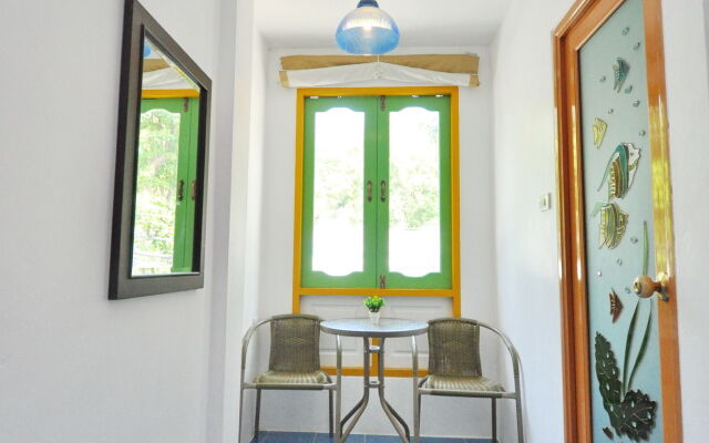 Side Walk Boutique Hotel