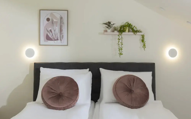 The Pearl of Nachlaot Apartments