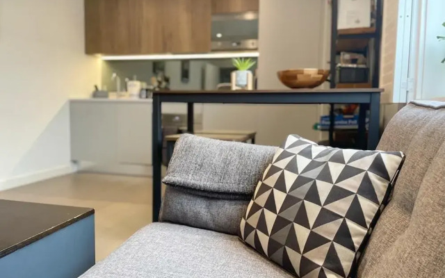 Stylish Modern Apartment in St Albans City
