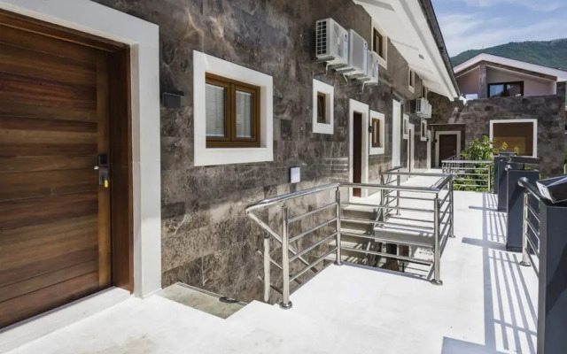 Waikiki Apartments