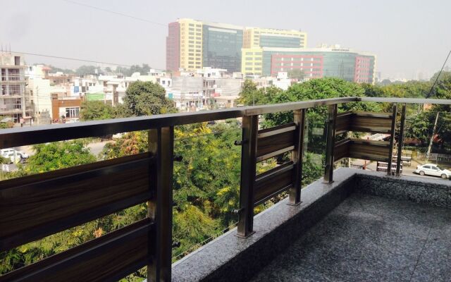 Hotel Sai Village Cyber Park