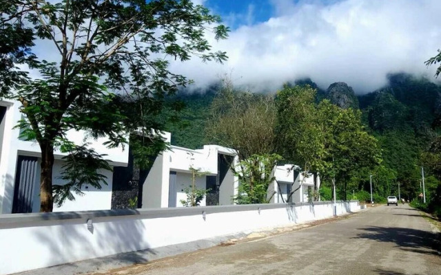 Song View Pool Villa