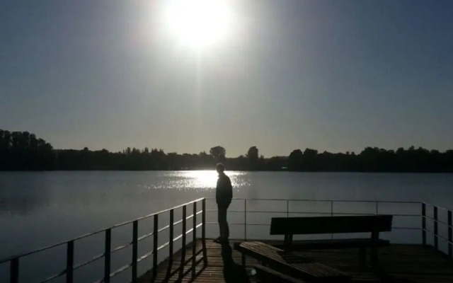 Small House Lake Modern Retreat