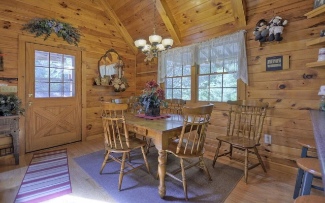 Snuggle Inn & Treehouse