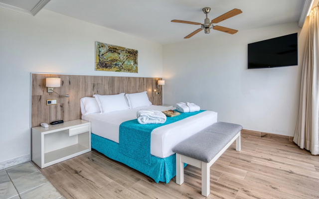 Playavera Hotel - Naturist Friendly