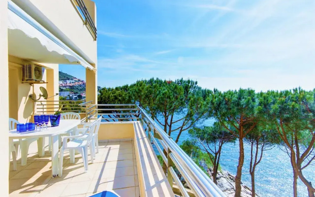 Pretty Apartment With Balcony