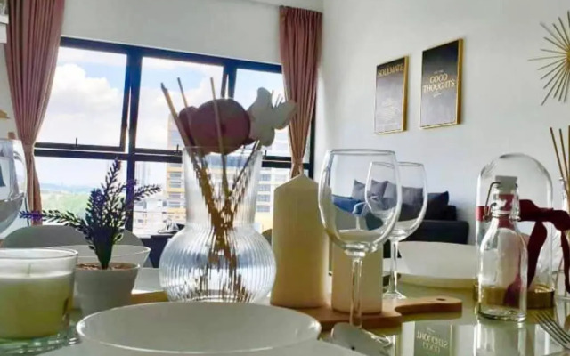 Cozy Mayfair Homestay