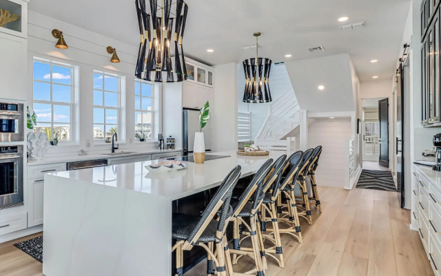 Dock Holiday 212 COA