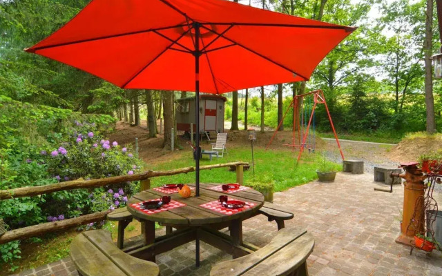 Lively Holiday Home With Garden, Barbecue, Garden Furniture