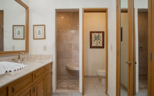 Casa Frida Massive Condo Sleeps up to 12!