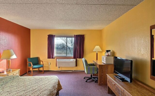 Belgium Inn & Suites