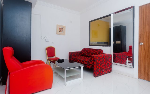 Townhouse 808 Royal Palms Shared Serviced Apartment by OYO Rooms