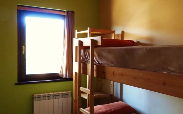 Hostal Xalet Refugi Pere Carné - Hostel