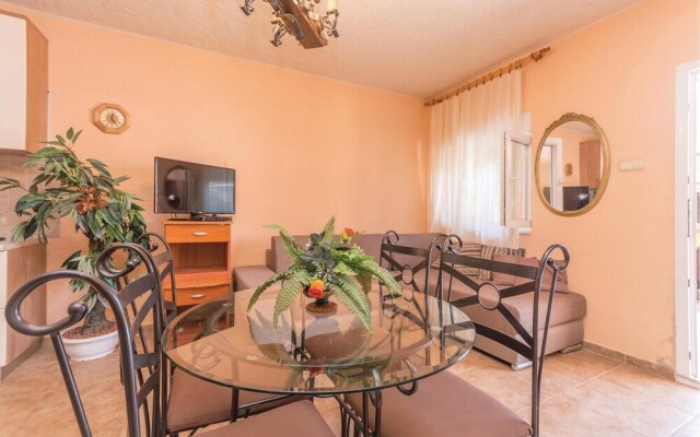 Awesome Home in Vrsi With 2 Bedrooms and Wifi