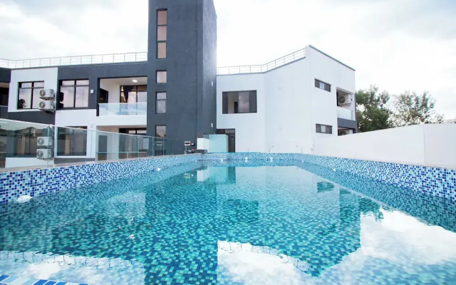 Cascadia Serviced Apartments