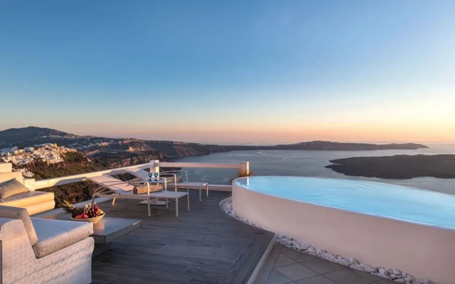 Aqua Luxury Suites