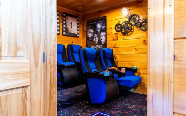 Family Oasis By Ghosal Luxury Lodging