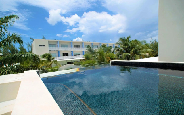 Spacious 1BR 1bth Apt w Rooftop Pool Near Beach