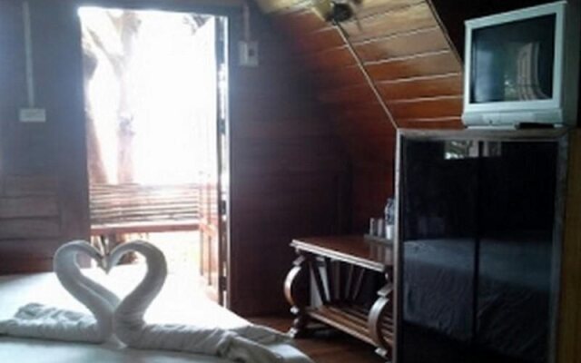 Koh Wai Beach Resort
