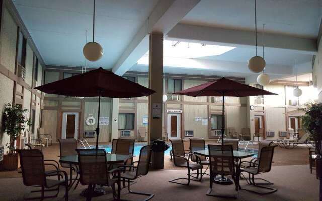 Crookston Inn & Convention Center