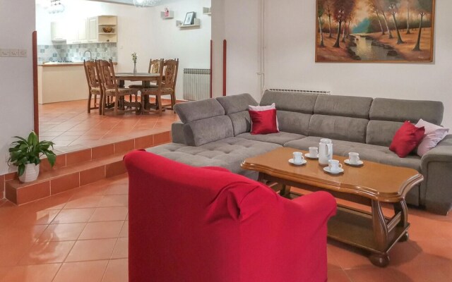 Awesome Home in Fazana With Wifi and 4 Bedrooms