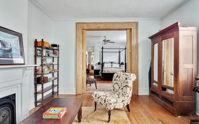 Bywater Home, Parking and Pet Friendly Retreat by RedAwning