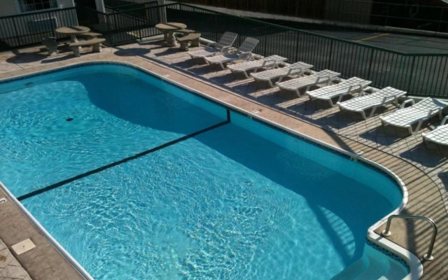 Days Inn By Wyndham Branson Near Theatre District