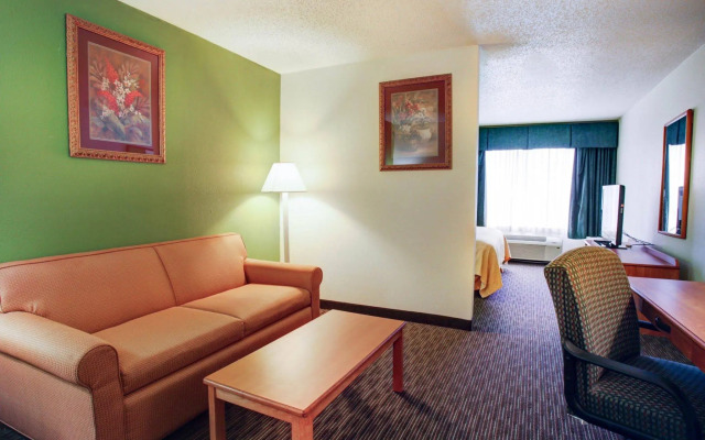 Quality Inn & Suites Airport