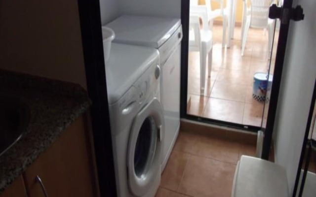 Apartment 2 Bedrooms With Pool 103419