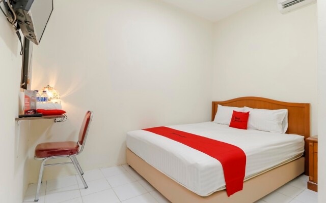 RedDoorz Plus near Ciputra World Kuningan 2