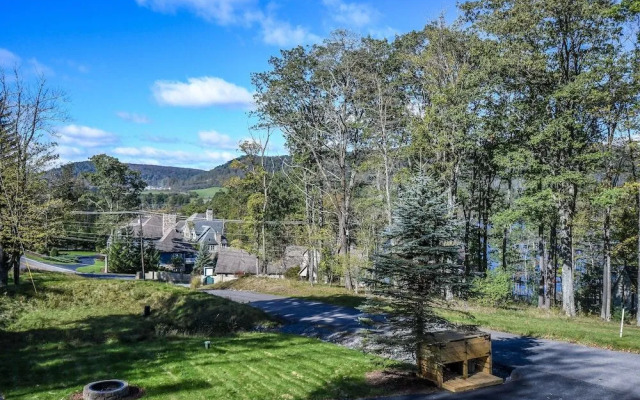 Easy Like Sunday Morning House