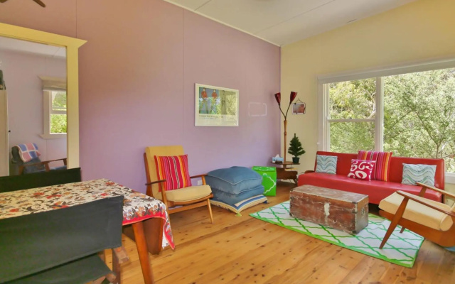Rose Cottage at Hyams 4pm Check Out Sundays – Guest Rooms – Hyams Beach