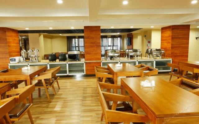 Caifu Holiday Hotel