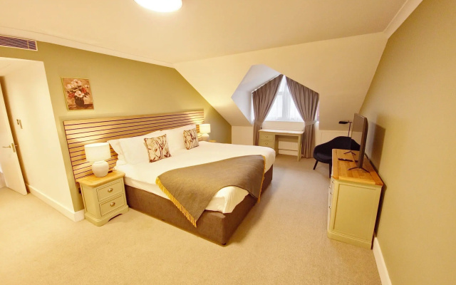 Monarch House Serviced Apartments