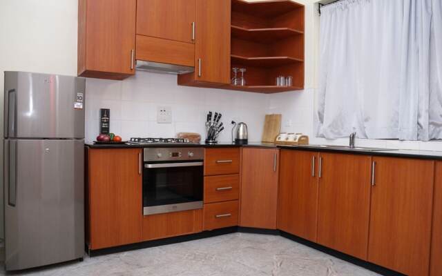 Deluxe 3-bed Apartment With Swimming Pool