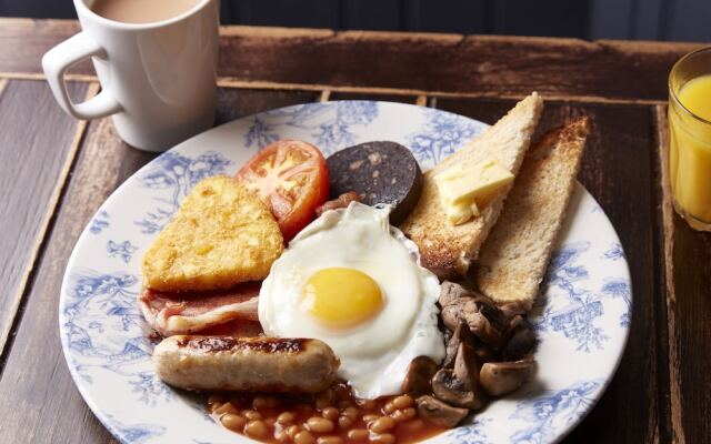 Cock Hotel Stony Stratford by Greene King Inns