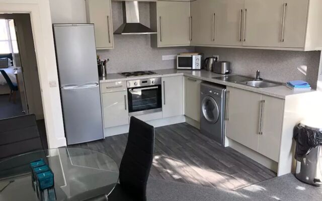 Central 3 Bedroom Flat