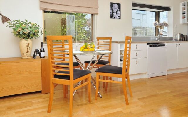 Salisbury St Villa 1