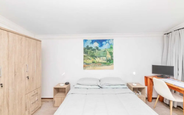 Peaceful 1BD Flat w/ Private Gardenrondebosch