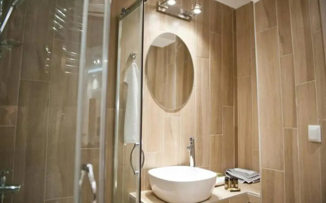 Manou No15 Apartment