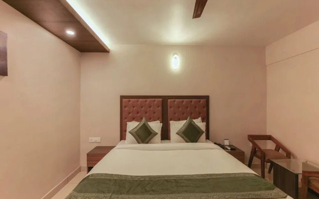 Treebo Goodland Residency - 500m from Railway Station