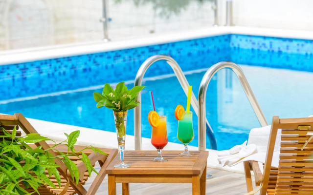 Tandem Apartments with Swimming pool