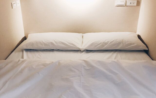 Pillow Hostel