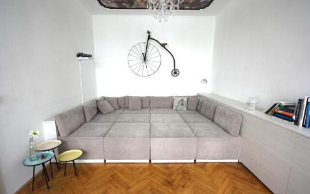 For the bold, chic and open minded