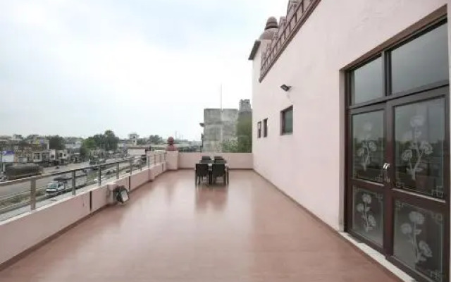 Raj Mahal Motel